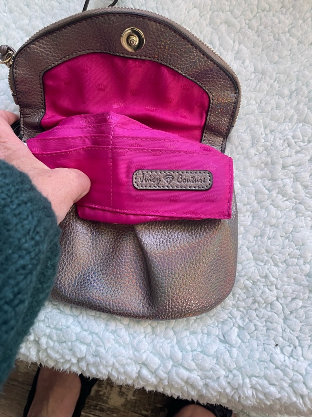Juicy Couture Iridescent Pewter Wristlet Clutch-NWT - Picture 4 of 10